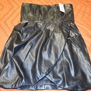 NWT Elegant Black Strapless Mini Dress. Vegan Leather. Back Zipper. Sz14 18x28"